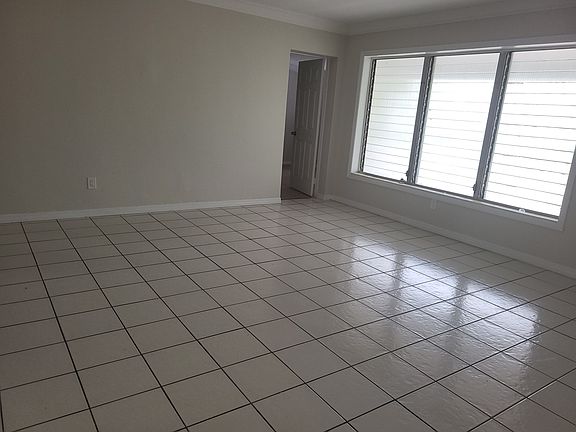 5th image of 3121 NE 9th Ter