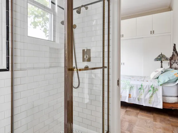 875 Park Avenue image 9 of 21