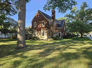 1801 SW Pembroke Ln, Topeka, KS 66604