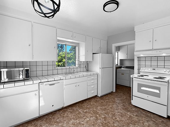 5th image of 811 Highland Ave