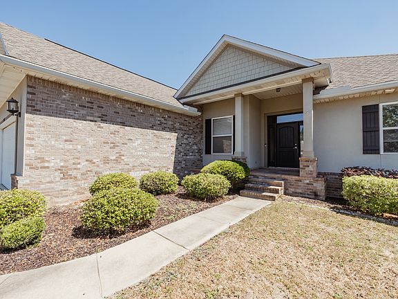 3rd image of 133 Alicia Dr