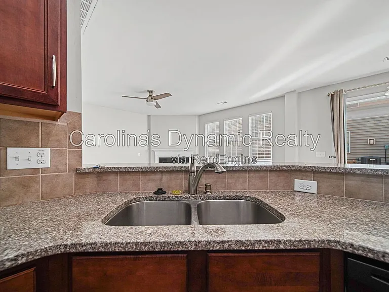 5470 Allison Ln — Photo 13