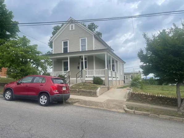 361 Day Ave SW #&-361b, Roanoke, VA 24016