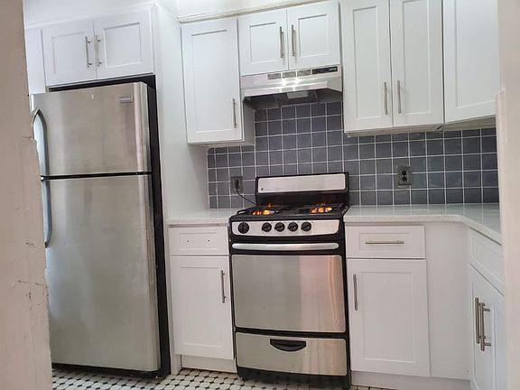 2nd image of 612 President St APT 3