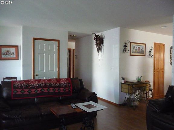 4th image of 11209 NE 104th St