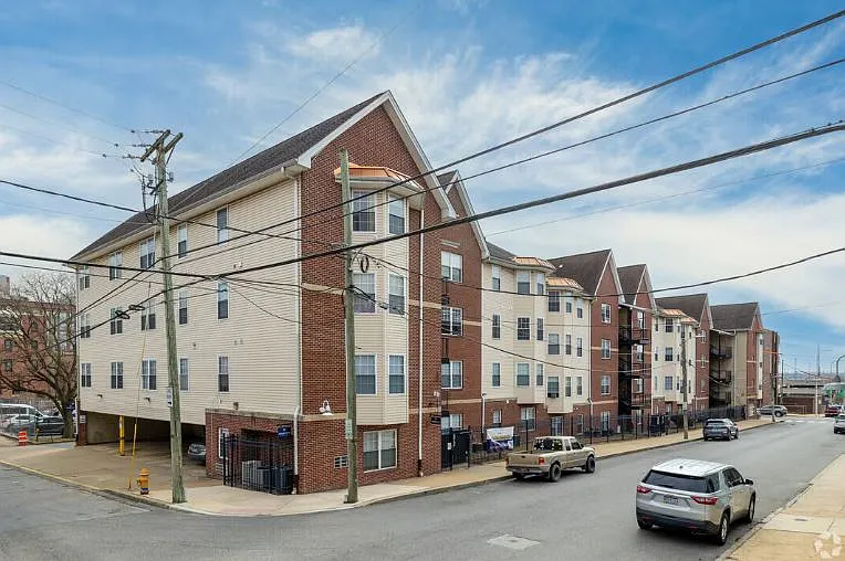 Building Photo - 226 W 4th St #A3