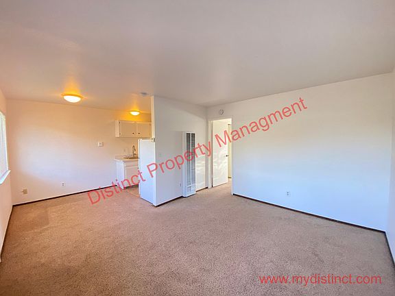 5th image of 231 Blackburn St #5