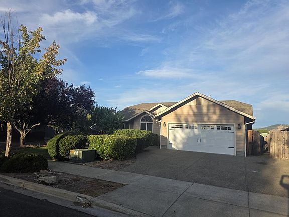 2nd image of 2667 Esther Ln