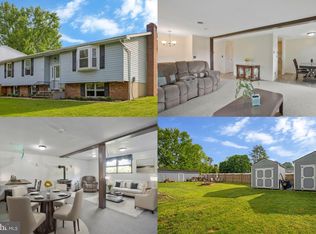 2111 Sterling Ct, Hampstead, MD 21074