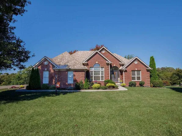 908 Country Oaks Dr, Richmond, KY 40475