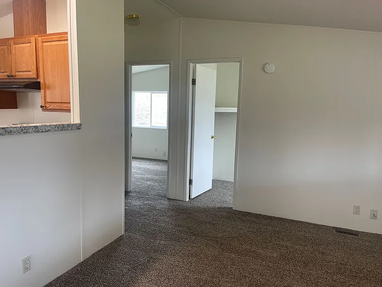 1481 Tozer Rd — Photo 7