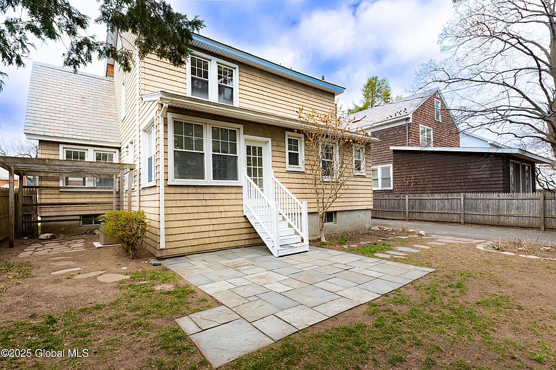 3rd image of 11 Danker Avenue
