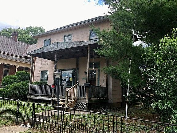 3rd image of 675 E 4th St