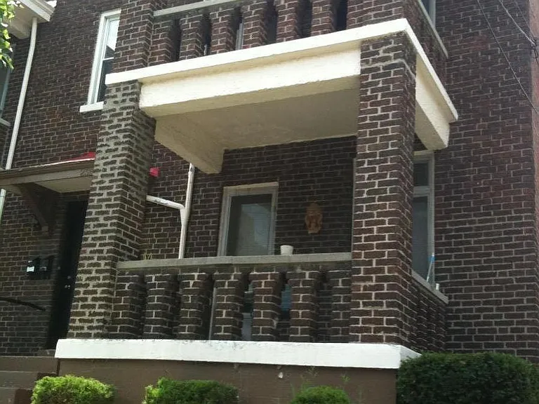 4 Unit Apartment building