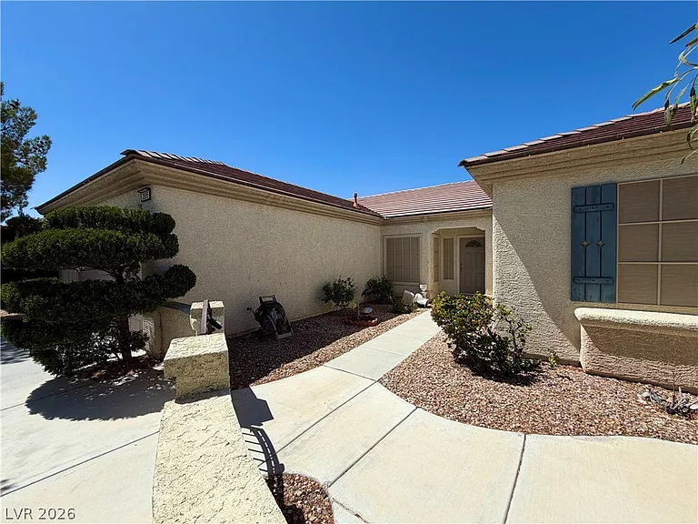 2895 Maffie St — Photo 5