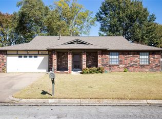 8827 E 63rd St, Tulsa, OK 74133