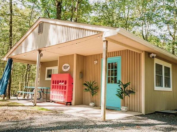 181 Elk Run Rd, Pocono Lake, PA 18347