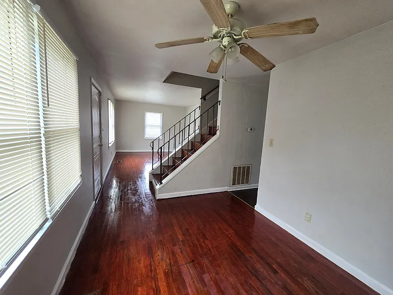 3257 Ohara Dr N — Photo 6