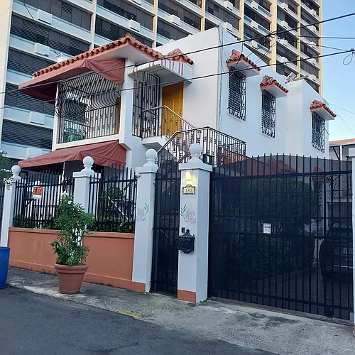 143 Calle Delbrey #2 Photo 1
