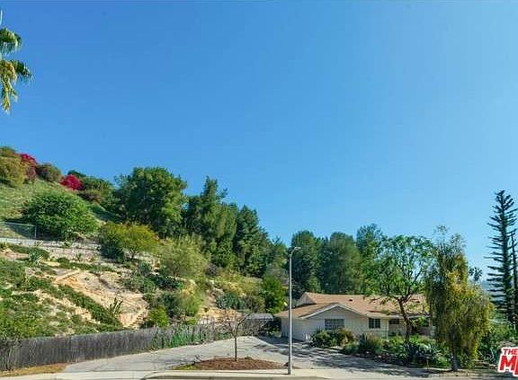 2nd image of 4638 Cerro Verde Pl