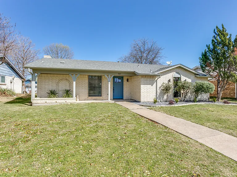 1821 Travis St — Photo 25