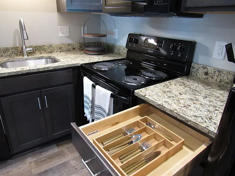 Park Place Apartments — Photo 18
