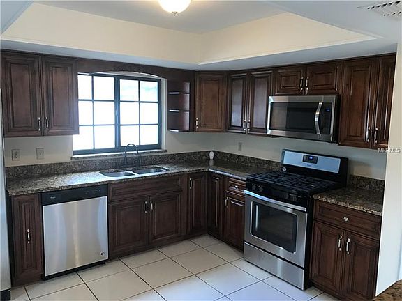 5th image of 487 Newhope Dr