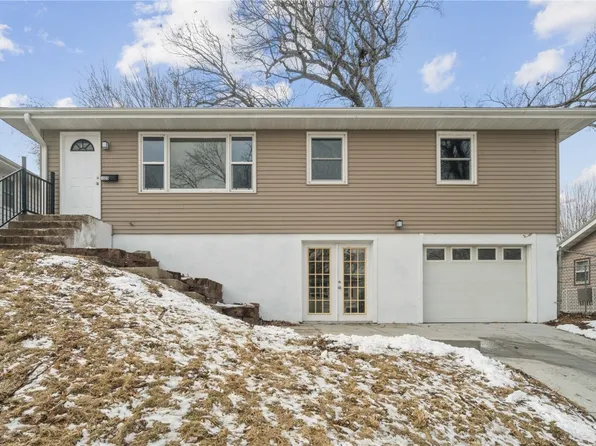 1325 36th St SE, Cedar Rapids, IA 52403