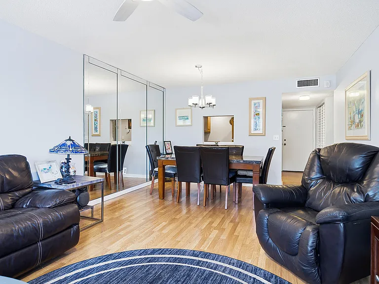1502 S Lakeside Dr #302 — Photo 4