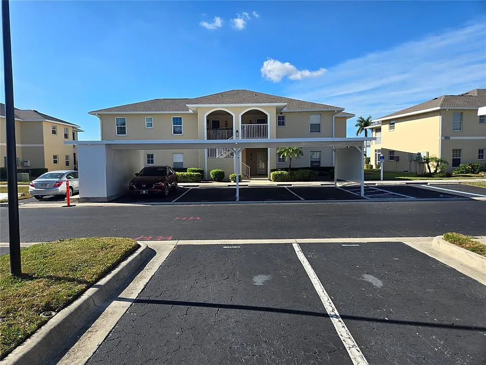 5800 Sabal Trace Dr #1002