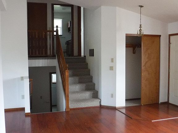 gas heat,air condition great airflow,2-1 upstair /2-1 downs