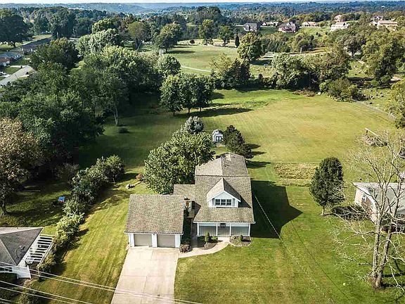 5th image of 17 Spillman Dr
