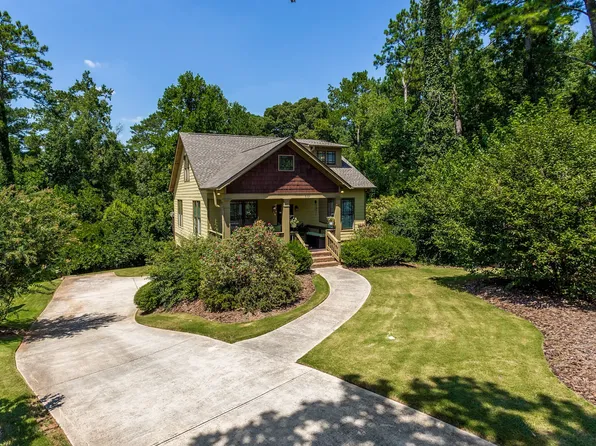 2105 Wildrose Dr, Decatur, GA 30032