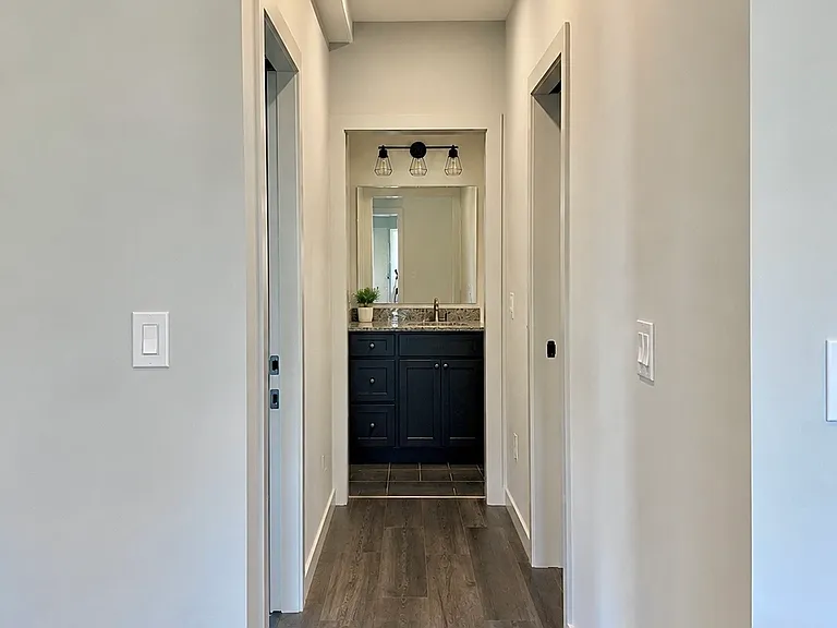 176 Hudson St #1 — Photo 6