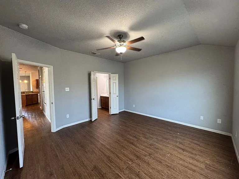 3802 John Chisholm Loop — Photo 13