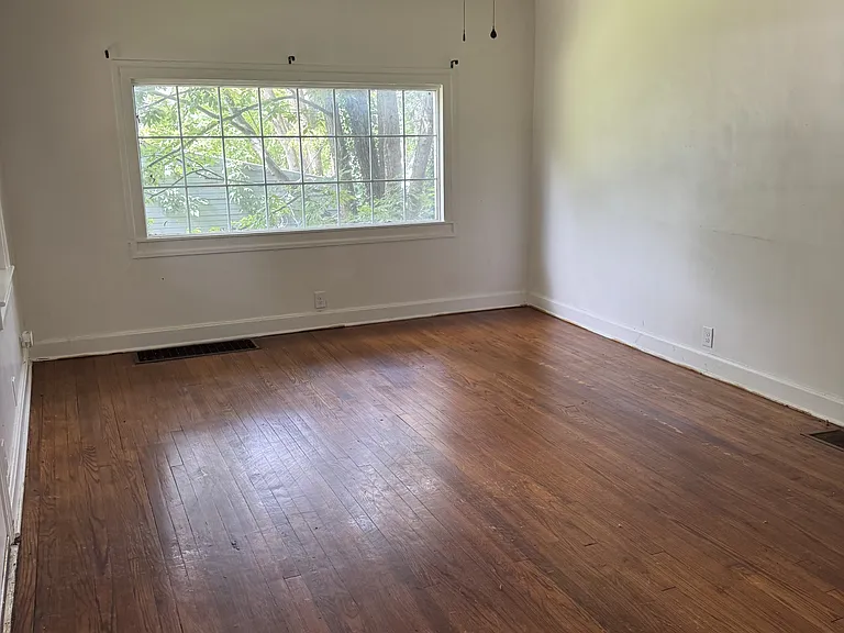 2517 Lafayette Cir — Photo 2