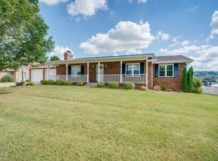 208 Bart Green Dr, Johnson City, TN 37615