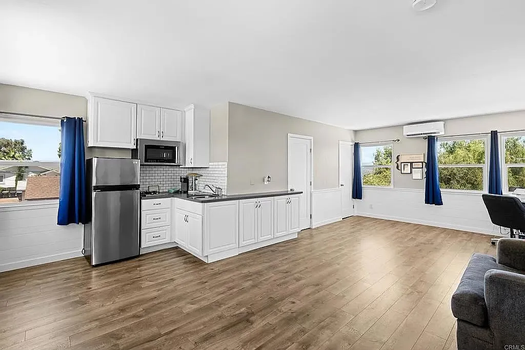 Studio, 500 sqft, $2,000 — Photo 3