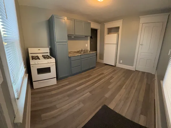 2216 W 3rd St #1/2, Davenport, IA 52802