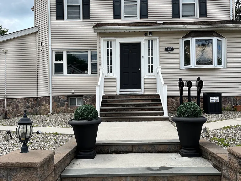 630 Ridge St #2 — Photo 1