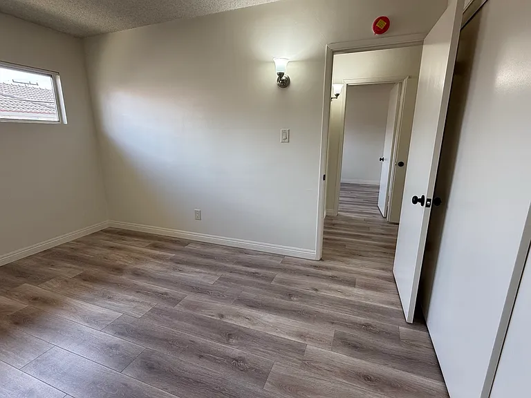 Fairview Ave — Photo 12