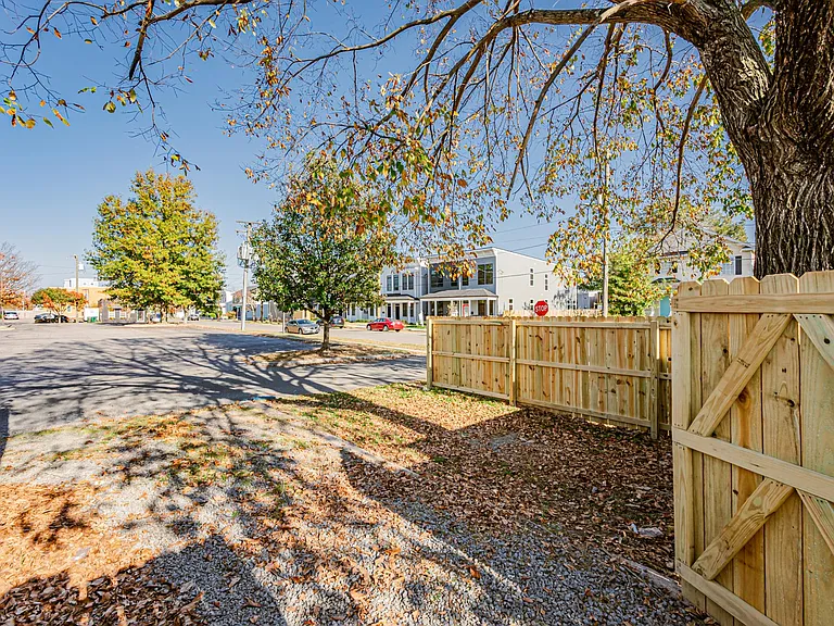 2822 Q St — Photo 52
