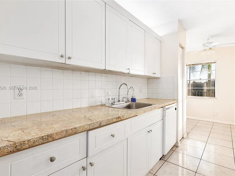 650 SW 124th Ter #214P — Photo 5