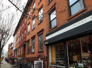 164 N 6th St, Brooklyn, NY 11211