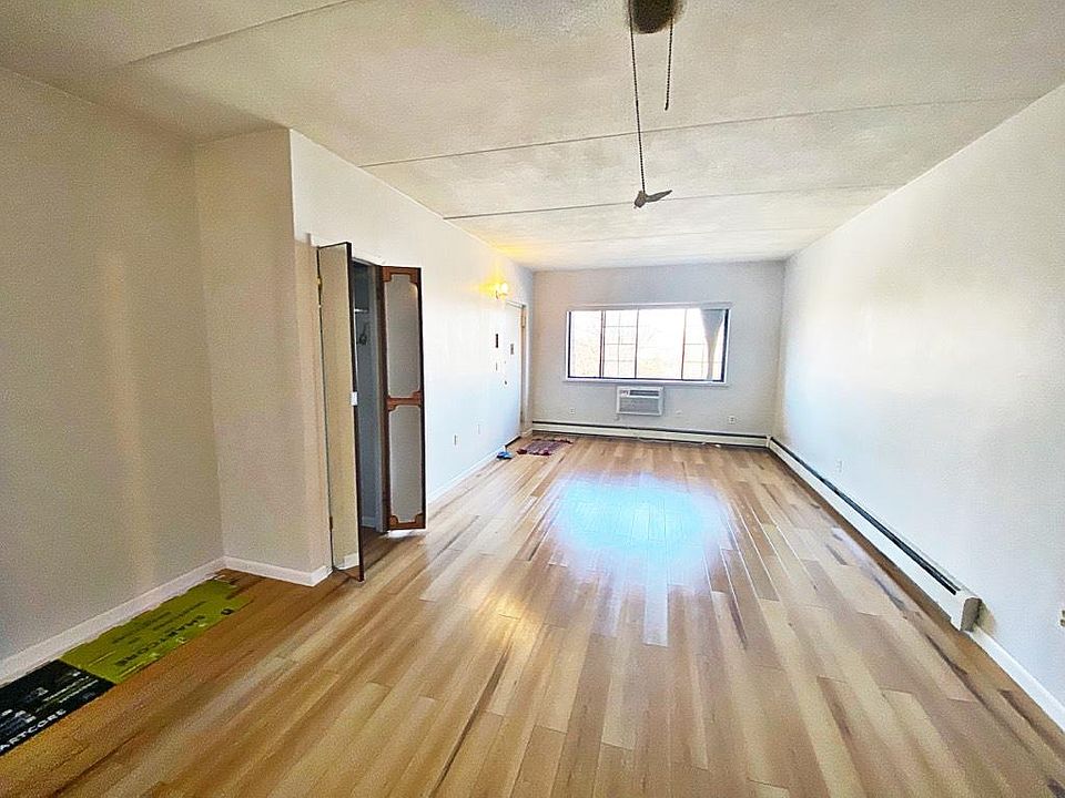 1st image of 148 Bay 20th St Floor 3