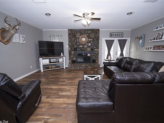 5th image of 718 Tuggle Ln