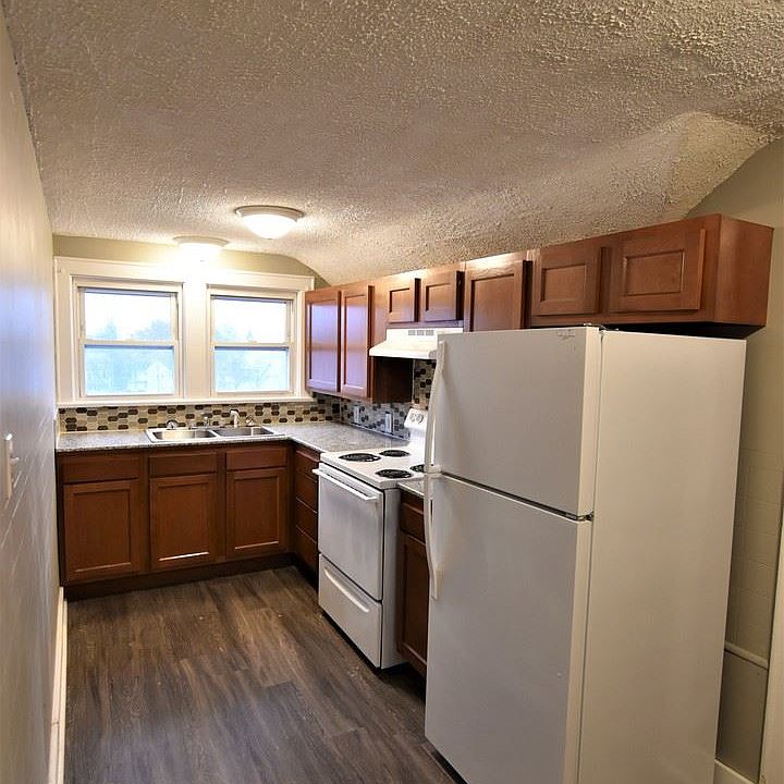2nd image of 8 Lincoln Ave #2W