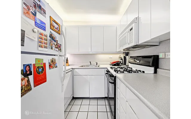 Rented by Douglas Elliman | media 4