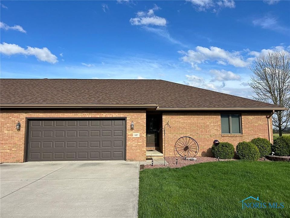 1st image of 687 Apple Blossom Ln