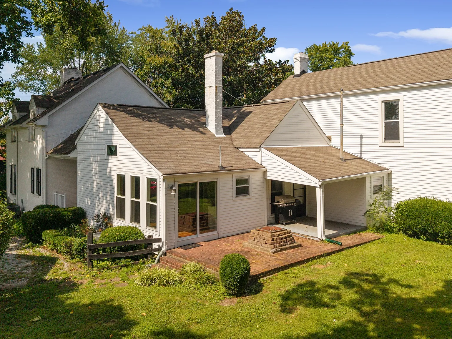 4 bed, 4.5 bath, 5000 sqft, $3,600 — Photo 4